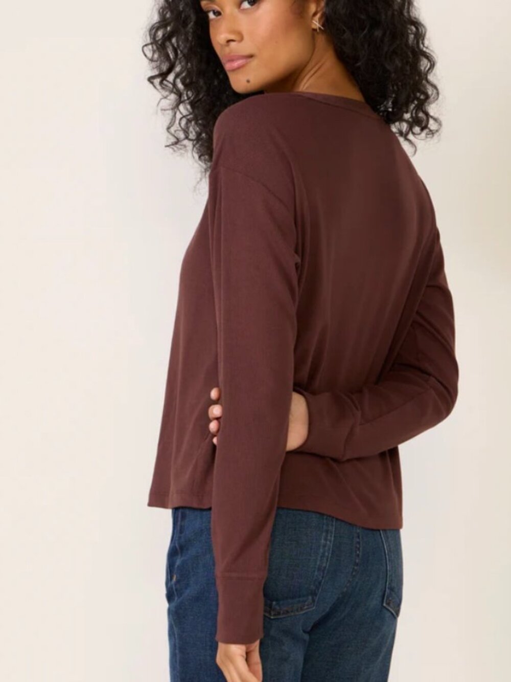 NWT Evereve Bex Split Neck Modal Blend Ribbed Long Sleeve Top Staple Brown M - Picture 4 of 10